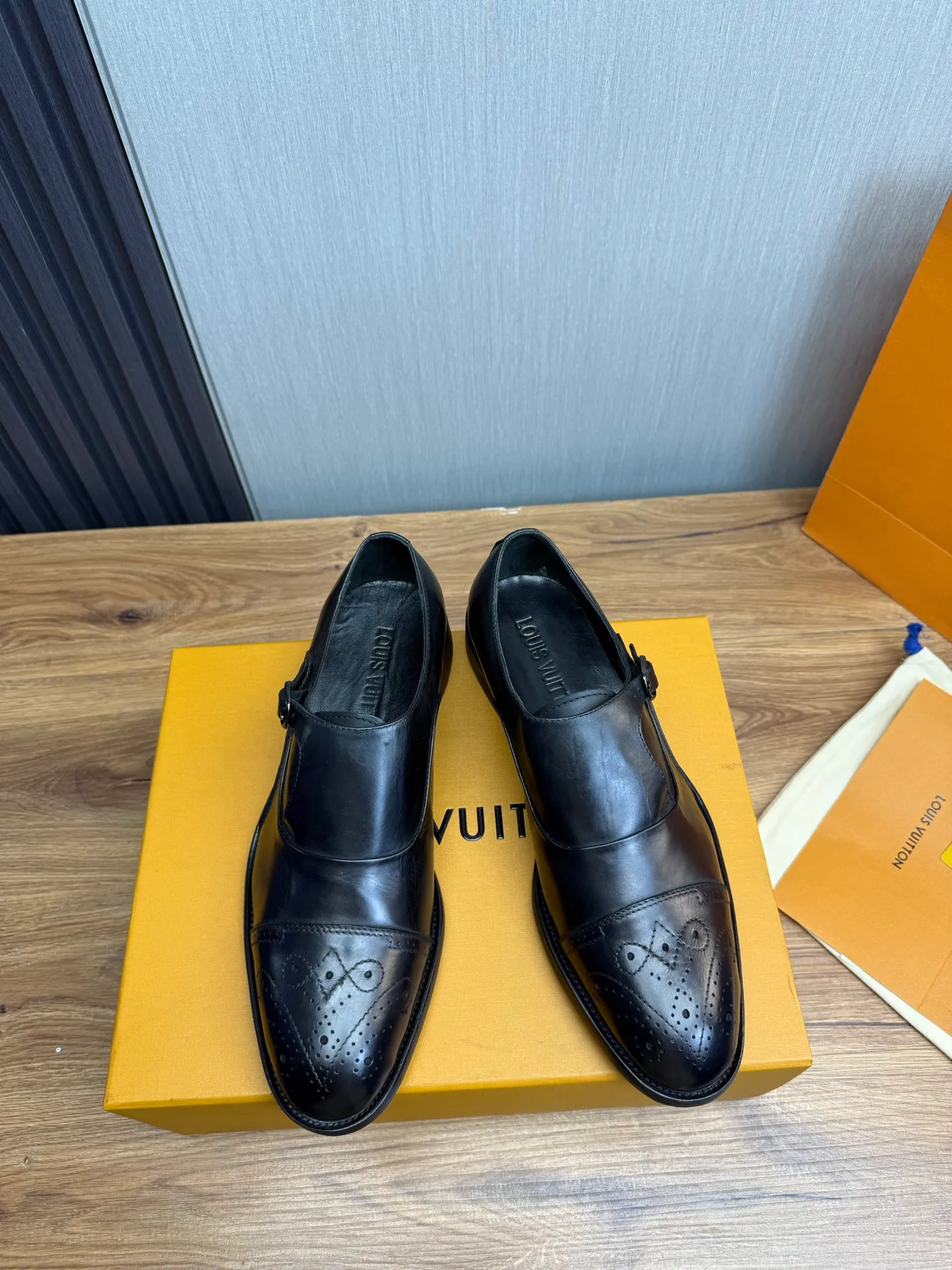 Men's shoes💰760💰 LV. Men's business casual leather shoes, 1:1 shipment ⬆️Luxurious and noble👞All imported original brand leather, just to create a more comfortable wearing experience, upper: original cowhide ➕Imported full cow lining, original leather outsole ✔️36-45 (38.45 non-refundable)